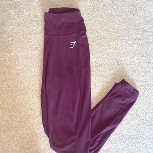 Gym shark maroon leggings with pockets